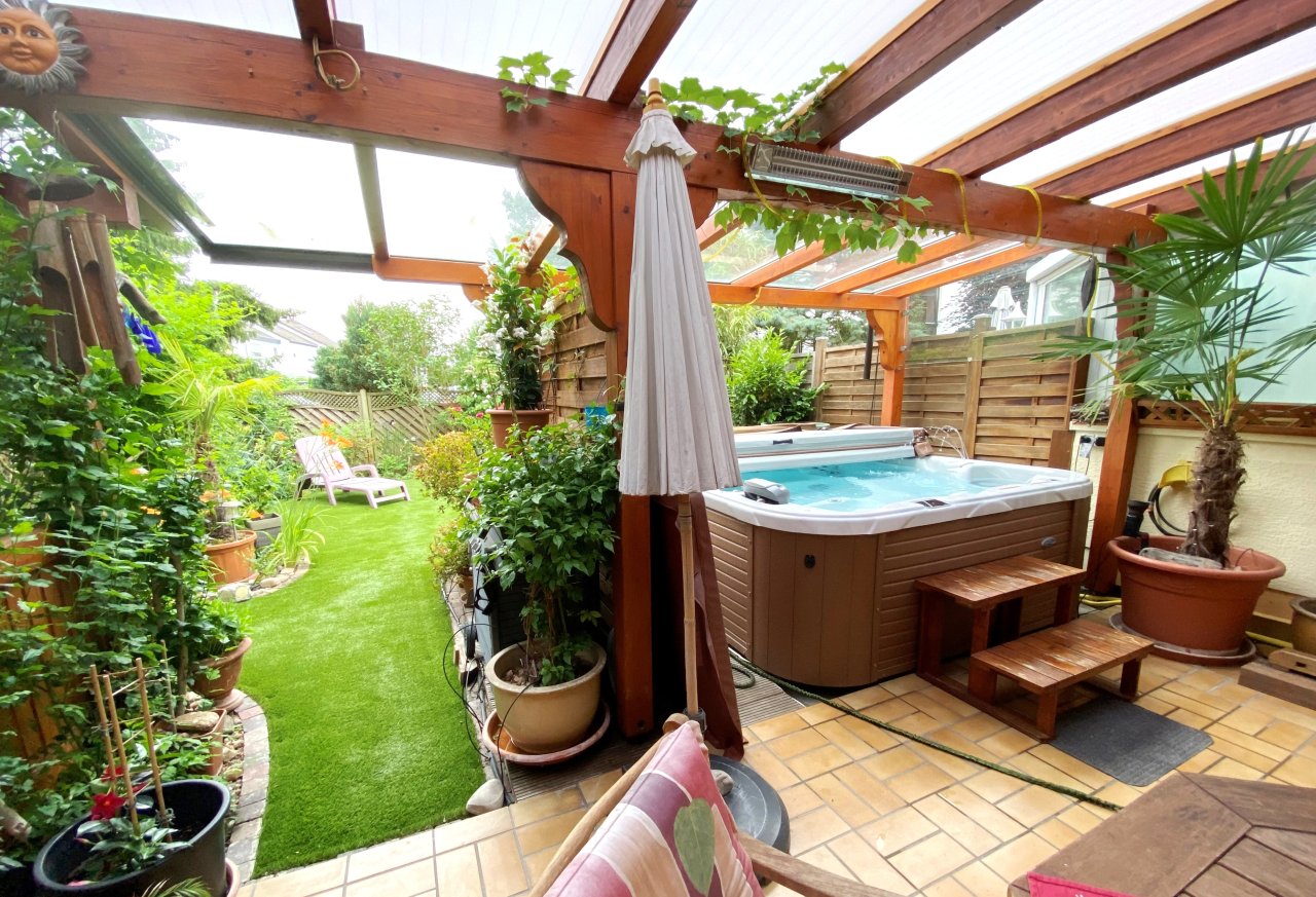 FAMILIENGLÜCK! Großzügiges Reihenhaus mit separater ELW in gefragter Lage von Rödermark!