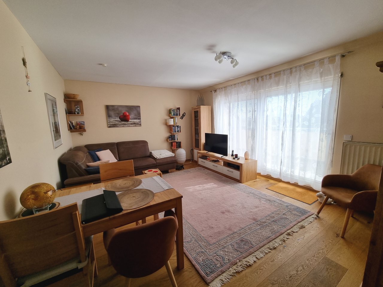 Moderne 2 Zimmer-Dachgeschoßwohnung mit großer Loggia in gefragter Wohnlage von Hanau-Großauheim!