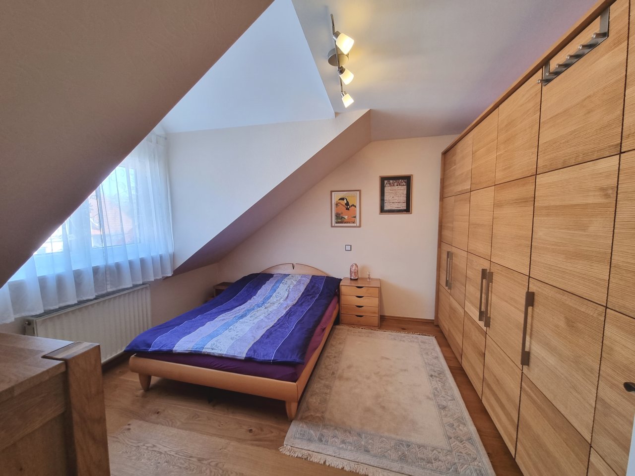 Moderne 2 Zimmer-Dachgeschoßwohnung mit großer Loggia in gefragter Wohnlage von Hanau-Großauheim!