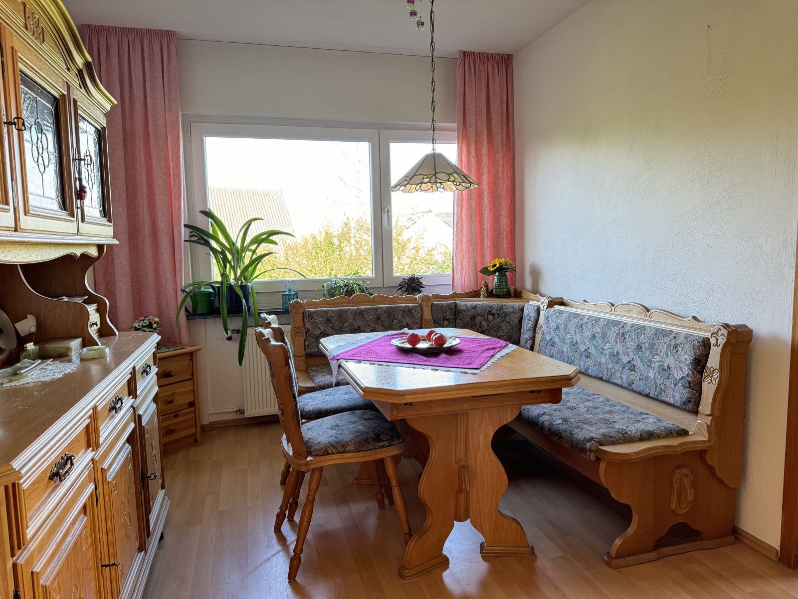 Geräumiges Wohnhaus für 2 Parteien in ruhiger Lage von Rödermark-Urberach!