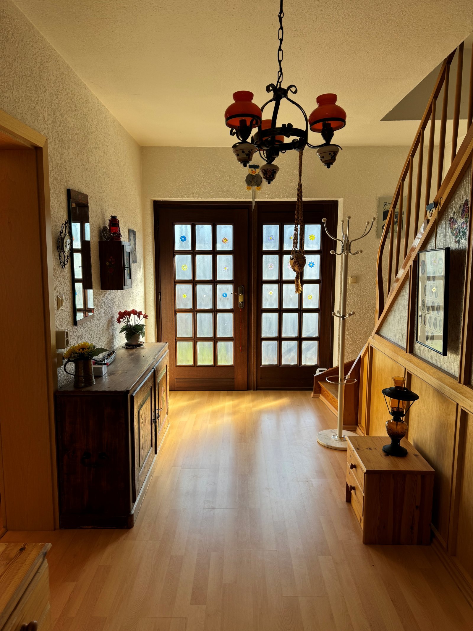 Geräumiges Wohnhaus für 2 Parteien in ruhiger Lage von Rödermark-Urberach!