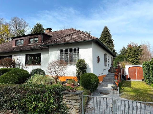 Dreieich: Keine Käuferprovision! Charmante Doppelhaushälfte mit Traumgrundstück in Dreieich/Buchschlag! Dreieich: Keine Käuferprovision! Charmante Doppelhaushälfte mit Traumgrundstück in Dreieich/Buchschlag!